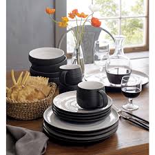 Elevate Your Dining Experience with Exquisite Dinnerware Selections